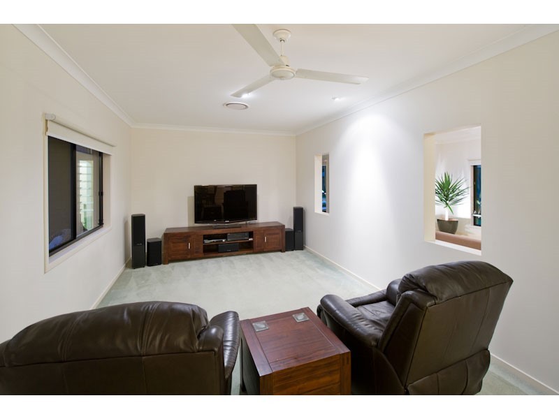 1 Millbrook Drive, Pullenvale QLD 4069