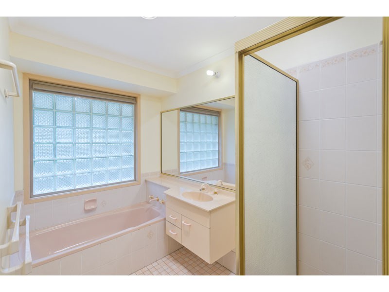 20 Mirbelia Street, Kenmore Hills QLD 4069