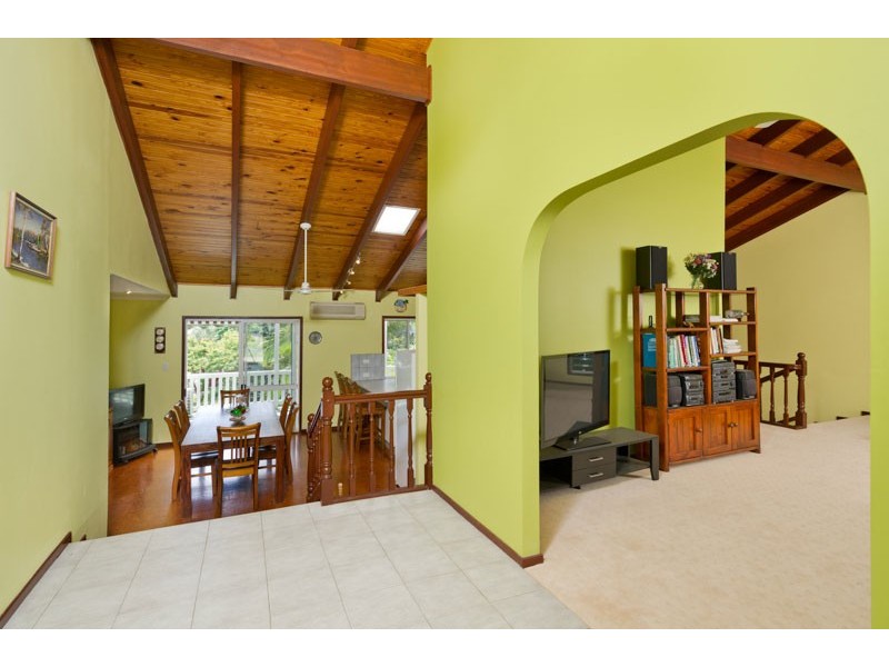 7 Crestview Street, Kenmore QLD 4069