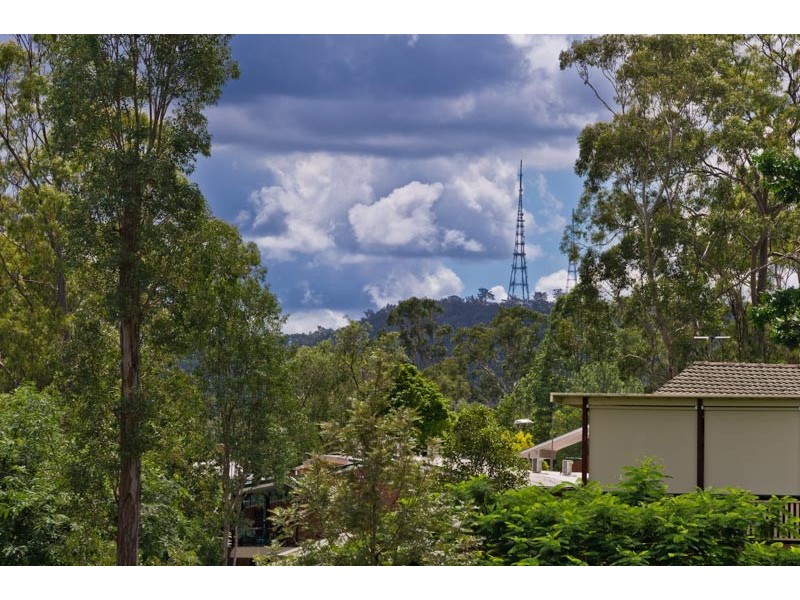 7 Crestview Street, Kenmore QLD 4069