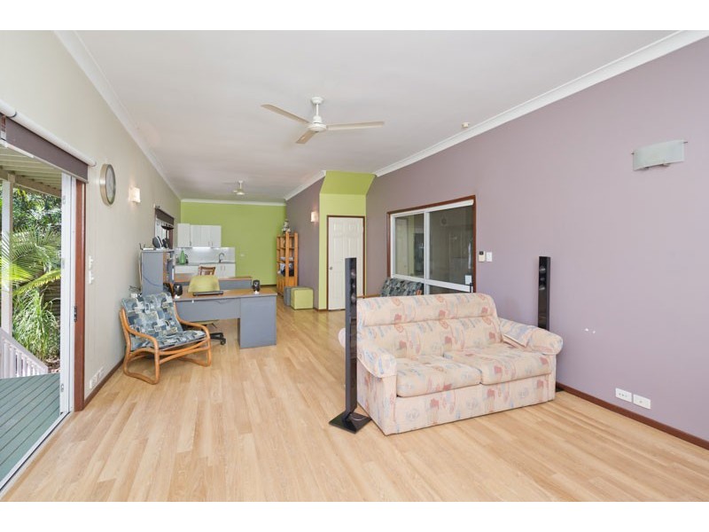 7 Crestview Street, Kenmore QLD 4069