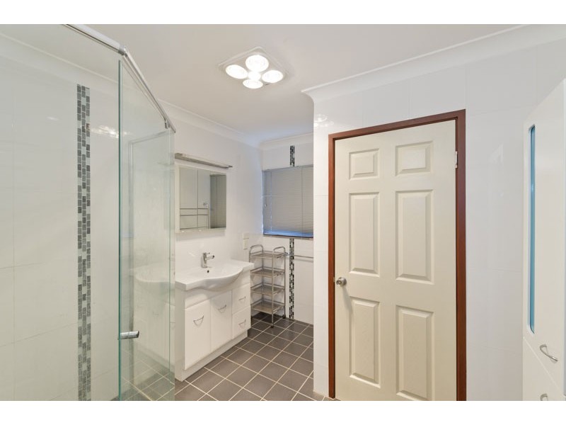 7 Crestview Street, Kenmore QLD 4069