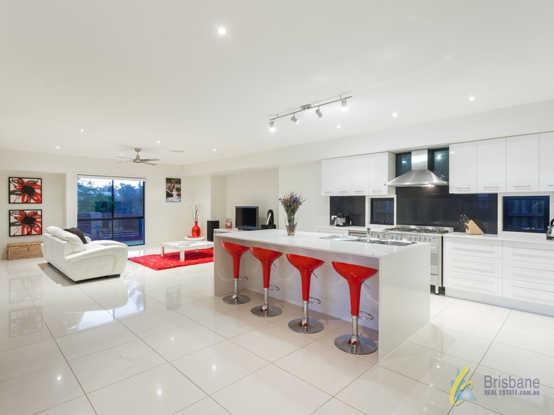 61 Sinnamon Road, Sinnamon Park QLD 4073