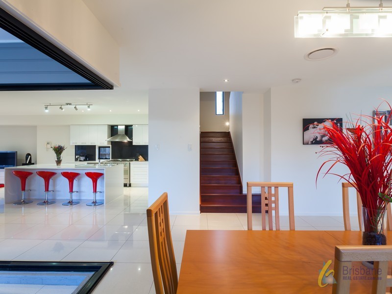 61 Sinnamon Road, Sinnamon Park QLD 4073