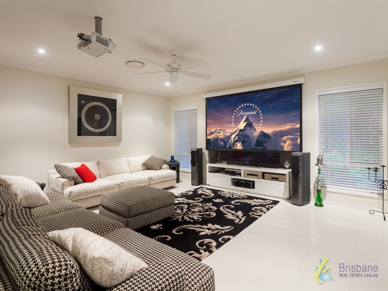 93 Gordon Cct, Seventeen Mile Rocks QLD 4073