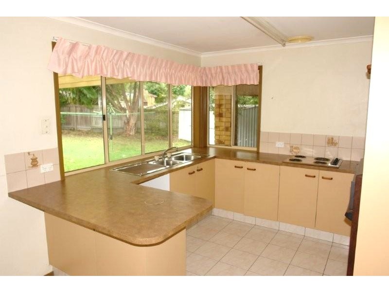 5 Miena Close, Riverhills QLD 4074