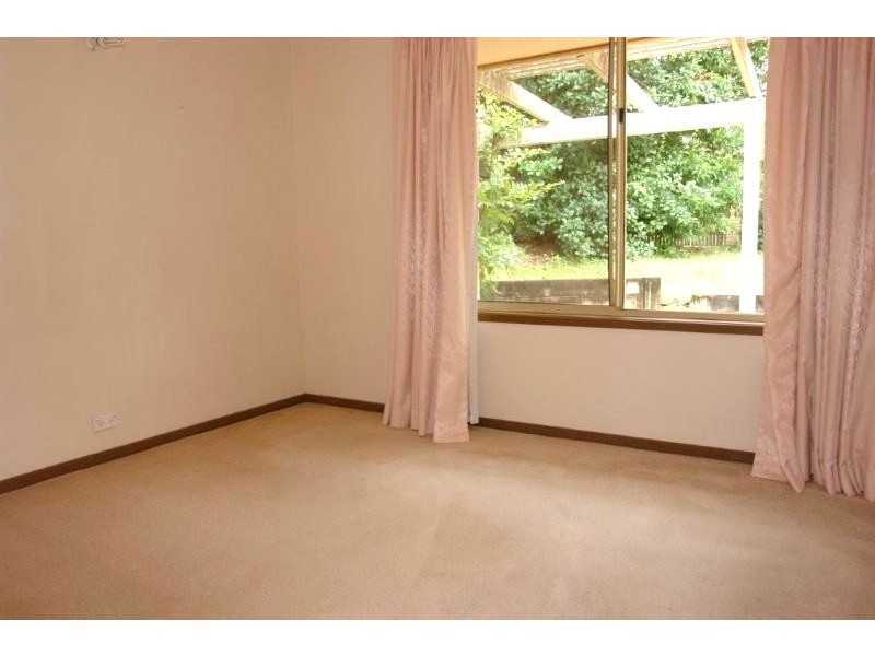 5 Miena Close, Riverhills QLD 4074