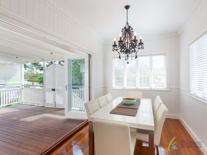 81 Sandon St, Graceville QLD 4075