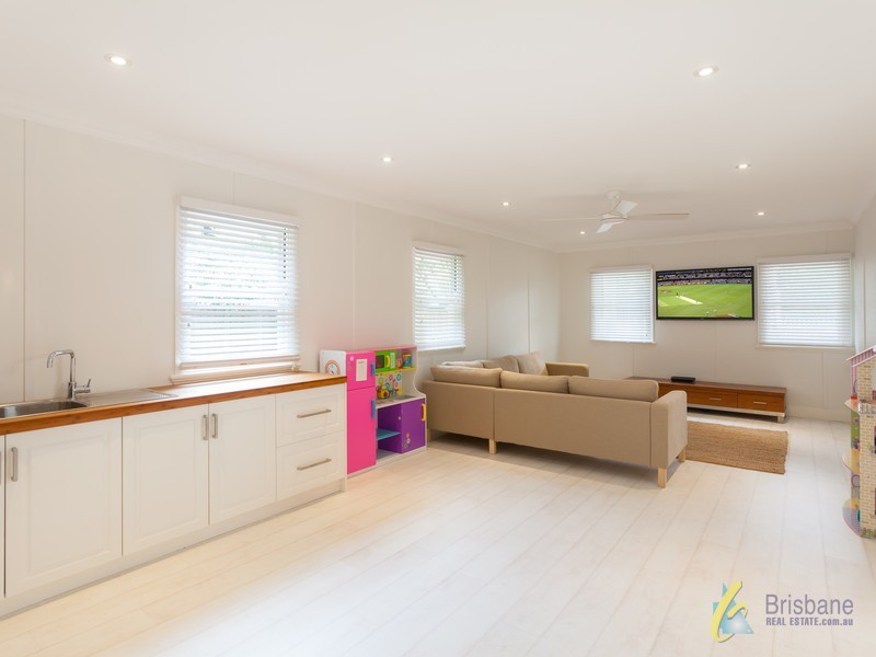 81 Sandon St, Graceville QLD 4075