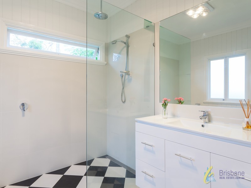 81 Sandon St, Graceville QLD 4075