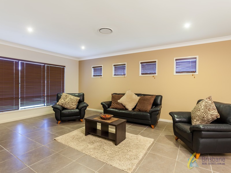4 Paperbark Circuit, Moggill QLD 4070