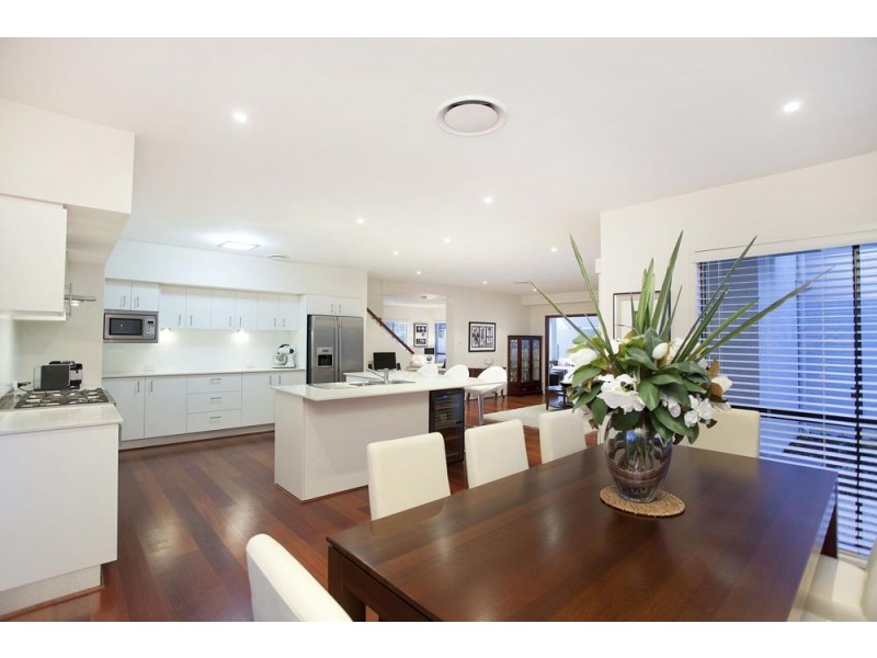 255 JESMOND RD, Fig Tree Pocket QLD 4069