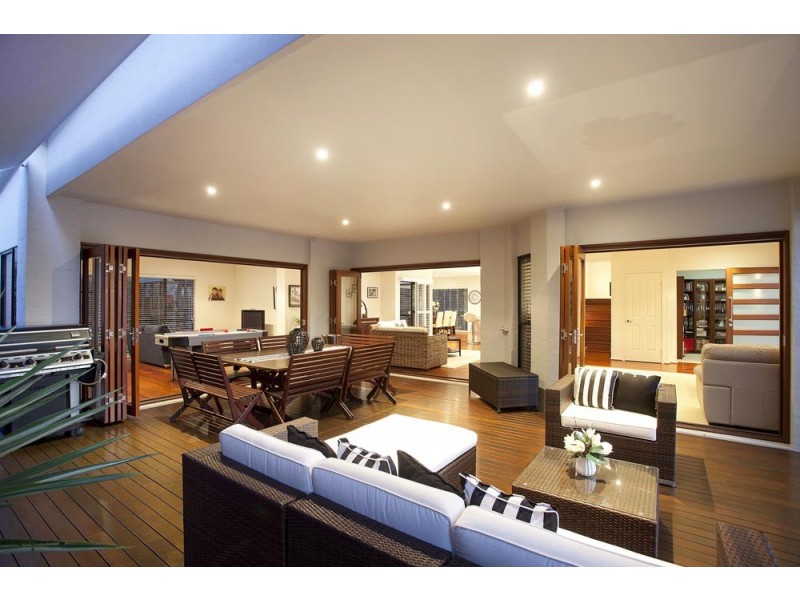 255 JESMOND RD, Fig Tree Pocket QLD 4069