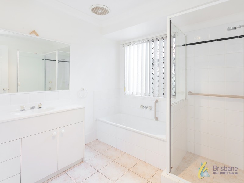 8 Kaputar Close, Riverhills QLD 4074