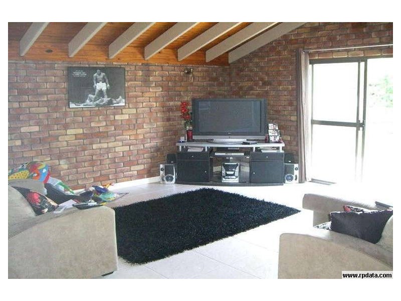 6 Minaji Court, Karana Downs QLD 4306