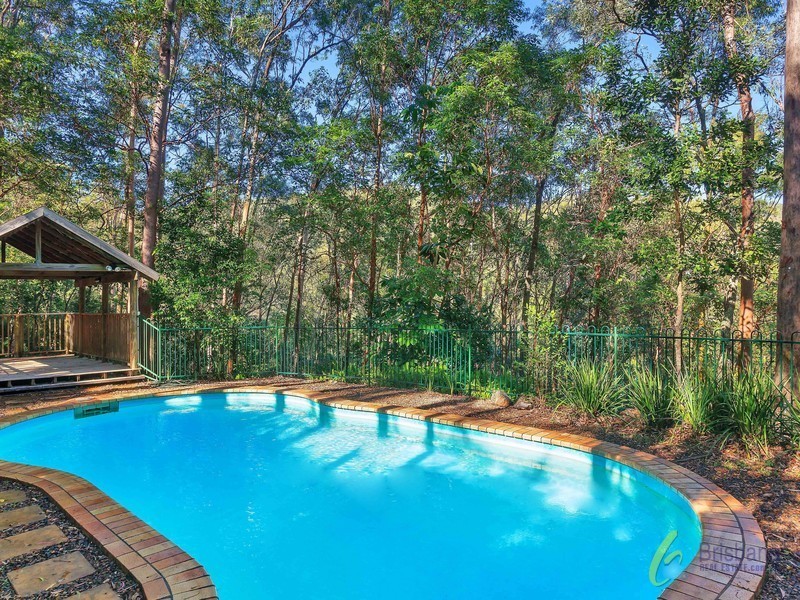 68 Pacey Rd, Upper Brookfield QLD 4069