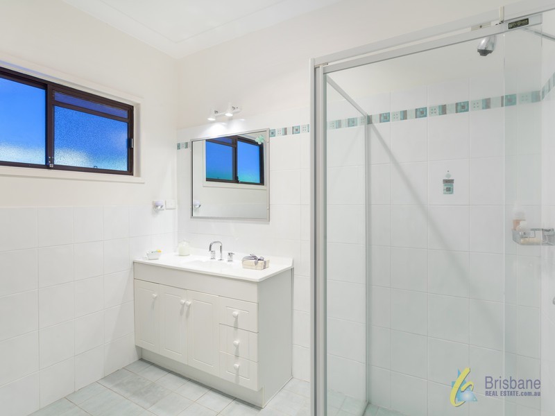 68 Pacey Rd, Upper Brookfield QLD 4069