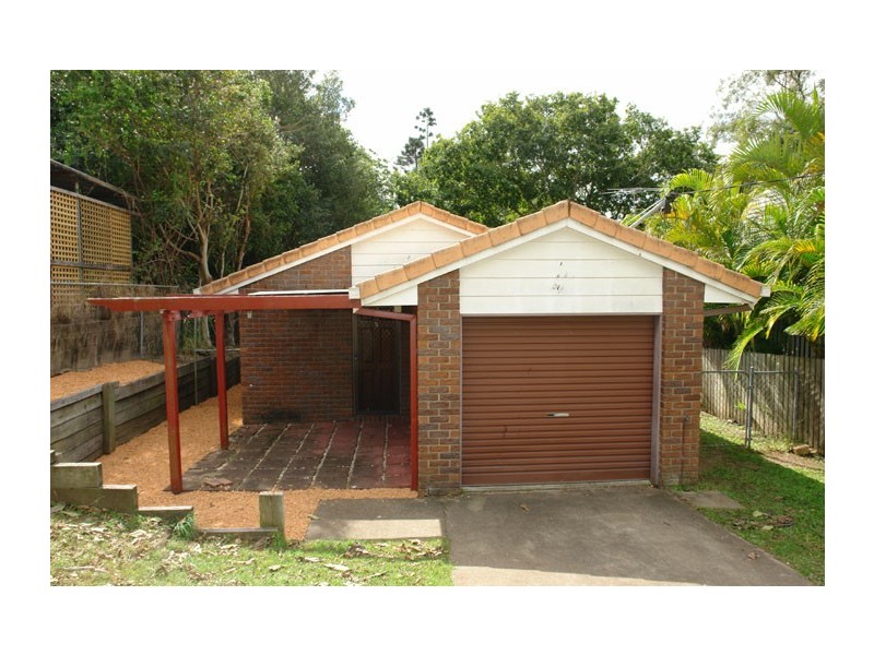 5 Ootana Street, Chapel Hill QLD 4069