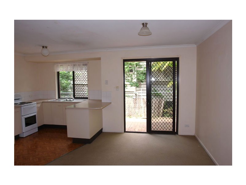 5 Ootana Street, Chapel Hill QLD 4069