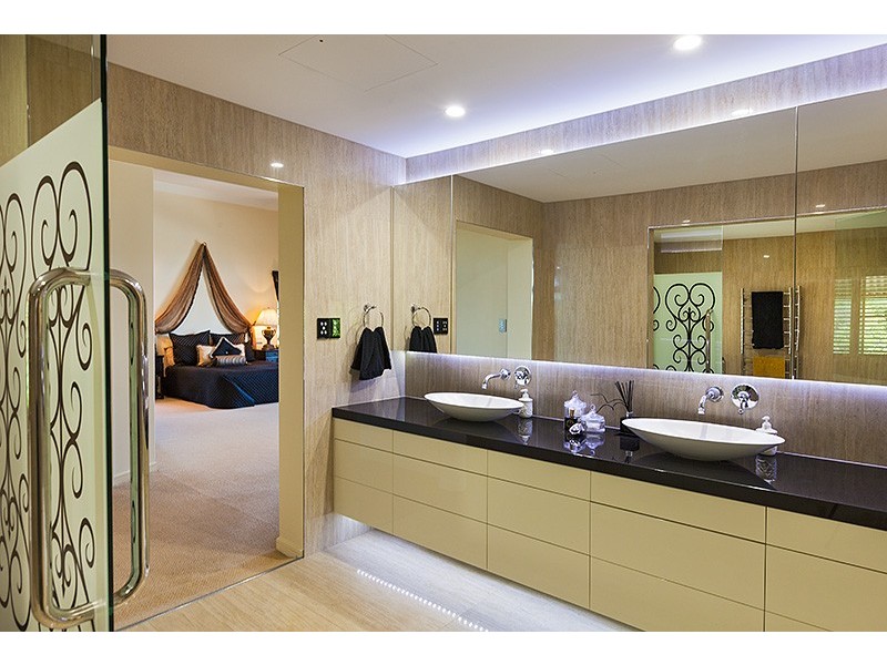 30 Corniche Place, Brookfield QLD 4069