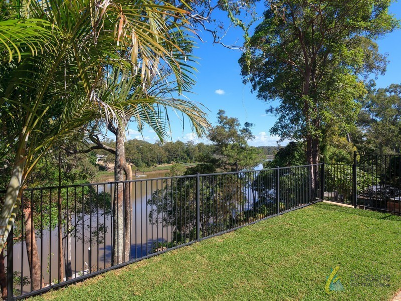 15 Vidgen Lane, Kenmore QLD 4069