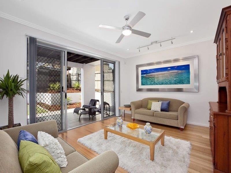 11 Esplanade, Yeronga QLD 4104
