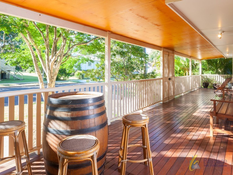 8 Camelot St, Tennyson QLD 4105