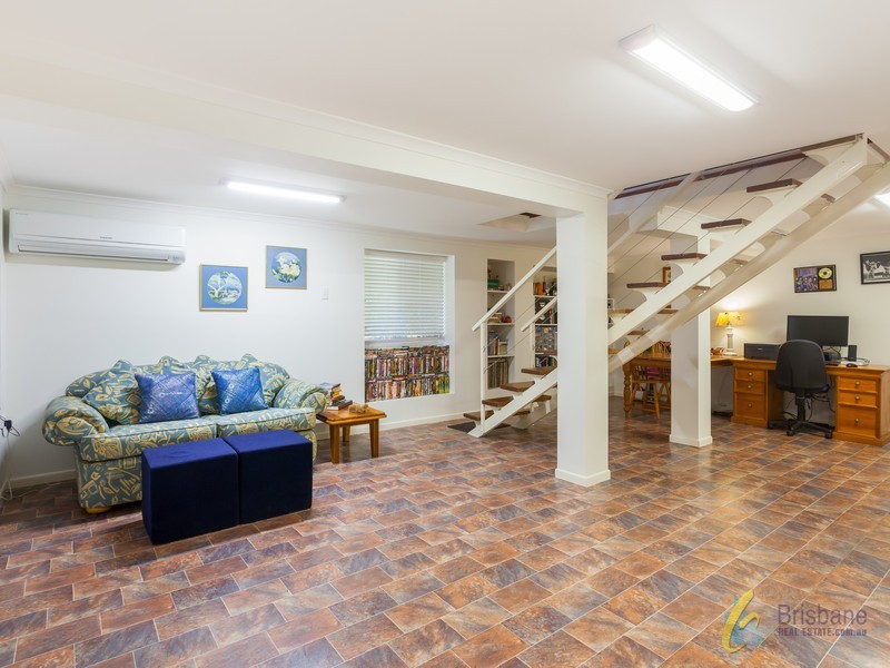 8 Camelot St, Tennyson QLD 4105