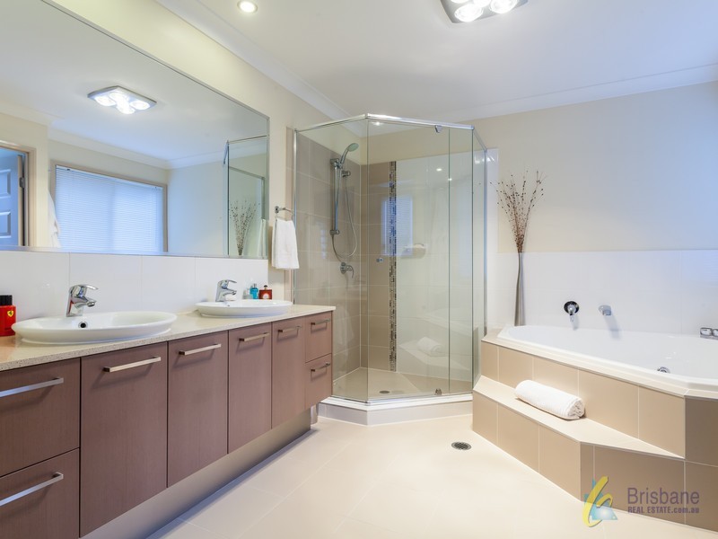 86 Gordon Cct, Seventeen Mile Rocks QLD 4073