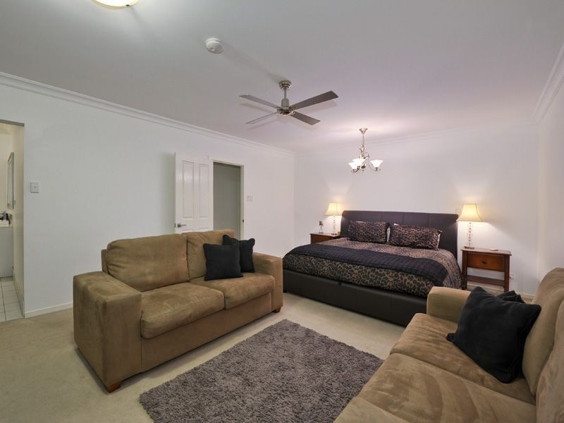 359 Brookfield Road, Kenmore Hills QLD 4069