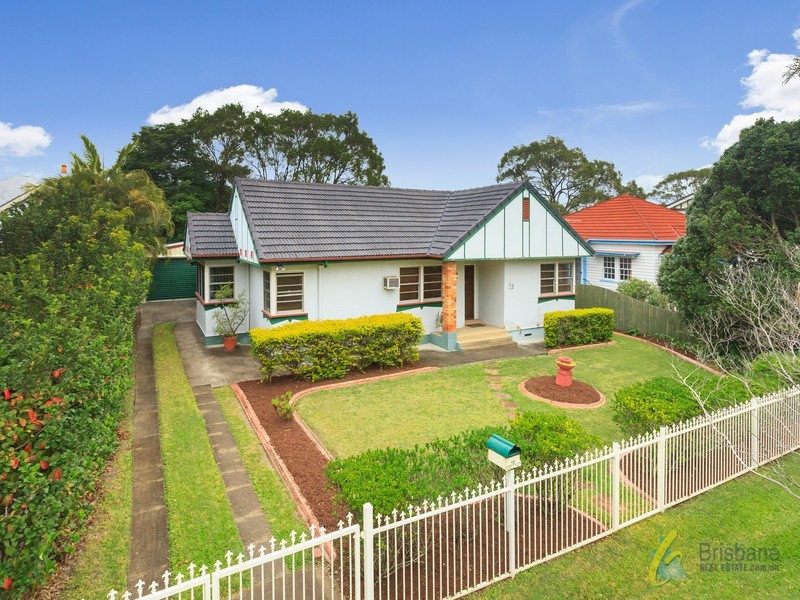19 Sandon St, Graceville QLD 4075
