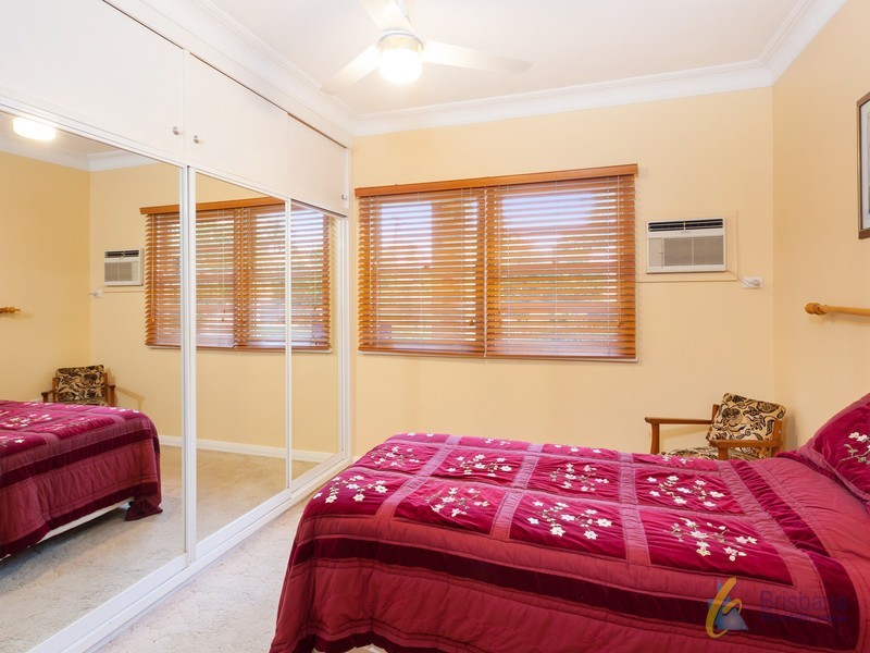 19 Sandon St, Graceville QLD 4075