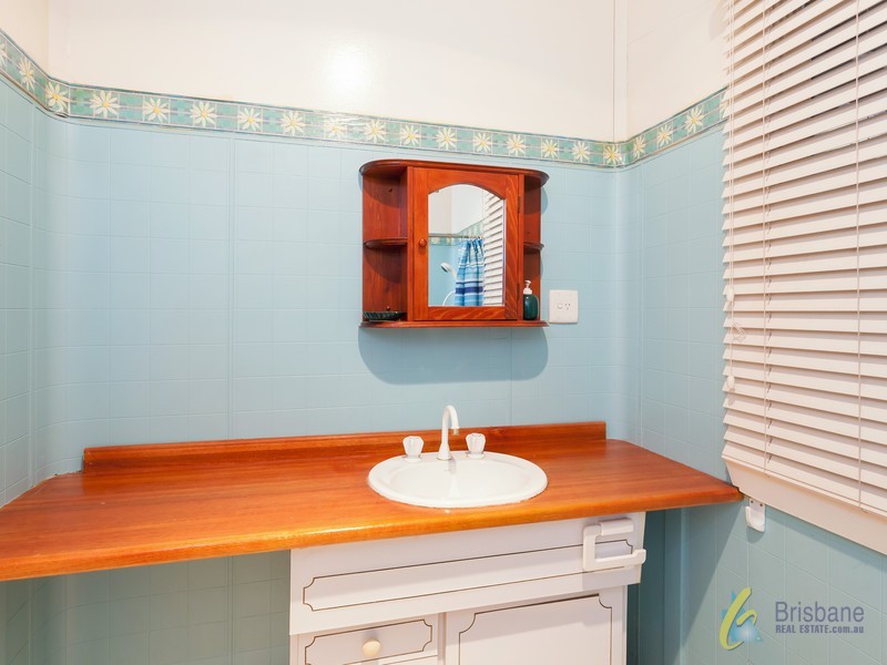 19 Sandon St, Graceville QLD 4075