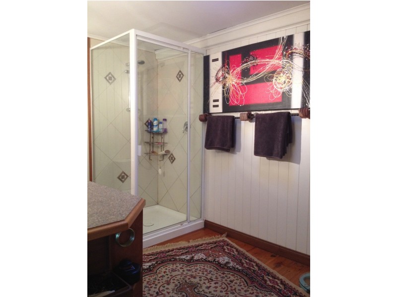 8 Ootana Street, Chapel Hill QLD 4069