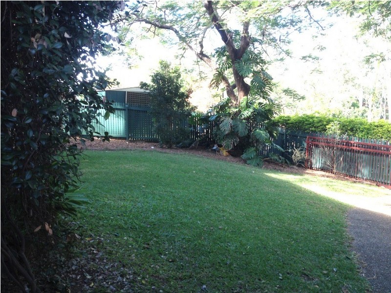 8 Ootana Street, Chapel Hill QLD 4069