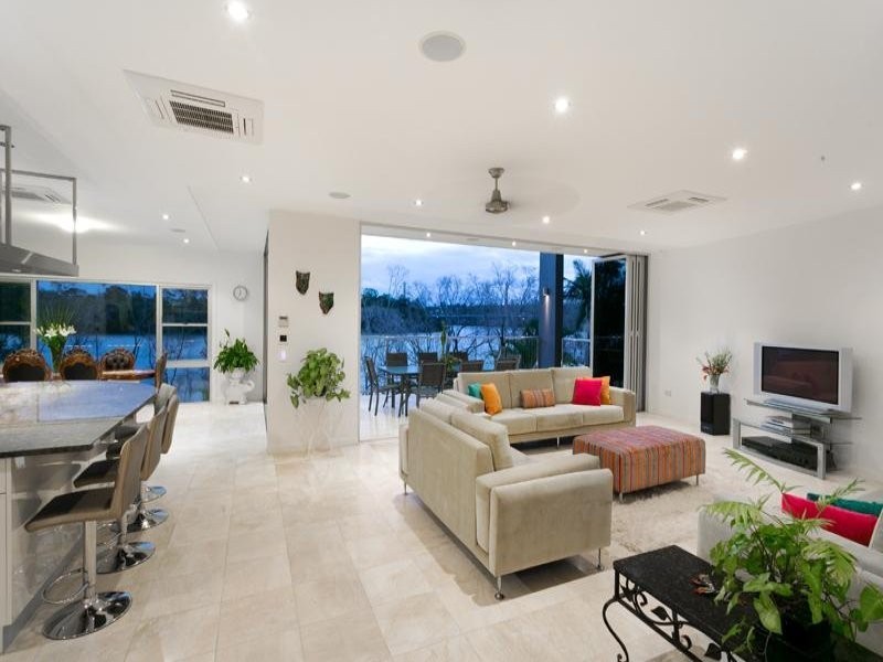 101 Brisbane Corso, Fairfield QLD 4103