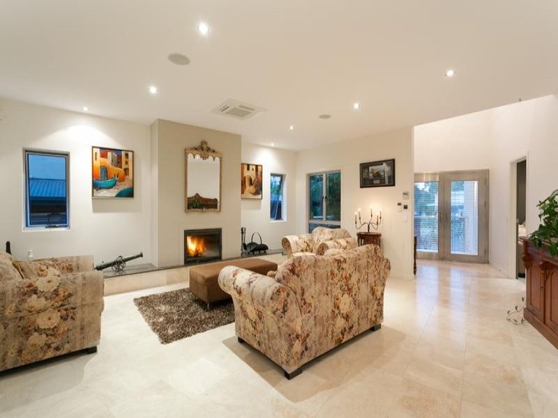 101 Brisbane Corso, Fairfield QLD 4103