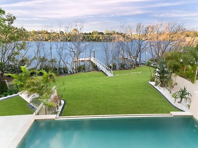 101 Brisbane Corso, Fairfield QLD 4103