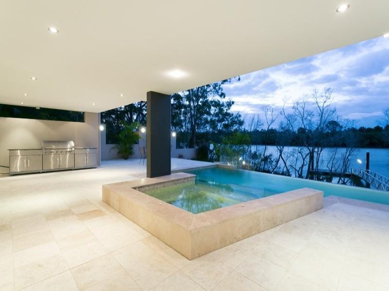 101 Brisbane Corso, Fairfield QLD 4103