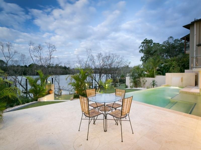 101 Brisbane Corso, Fairfield QLD 4103