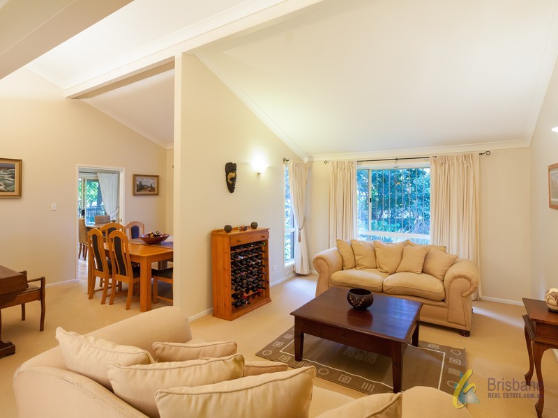 5 Olley Court, Brookfield QLD 4069