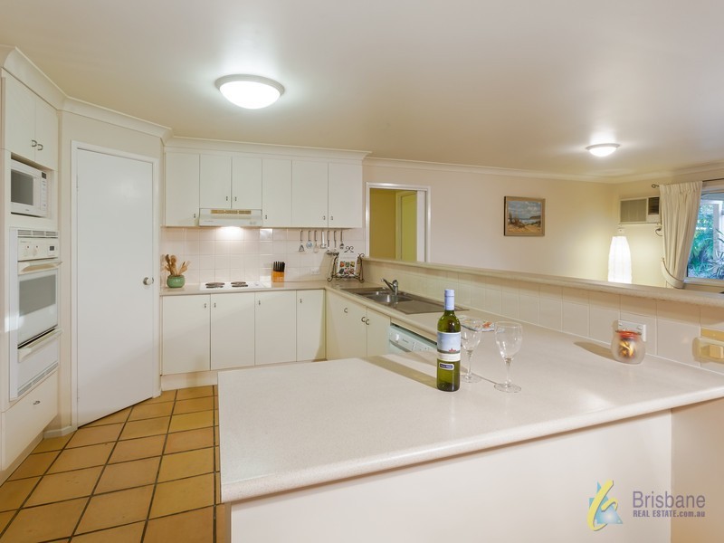 5 Olley Court, Brookfield QLD 4069