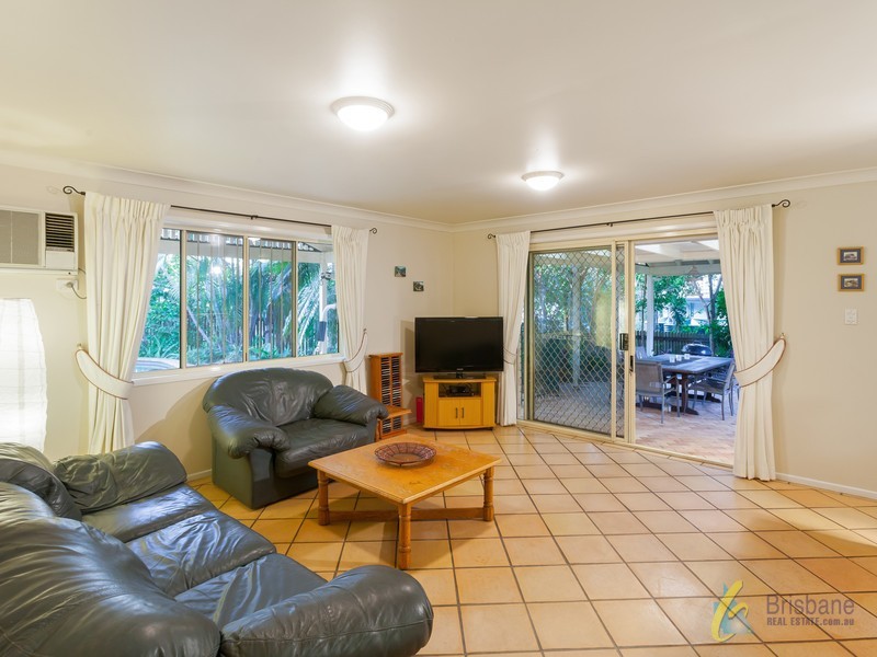 5 Olley Court, Brookfield QLD 4069