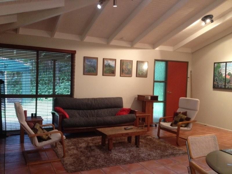 73 Chapel Hill Road, Chapel Hill QLD 4069