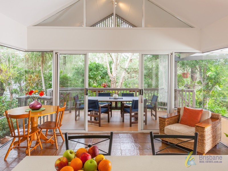 75 Ironbark Road, Chapel Hill QLD 4069