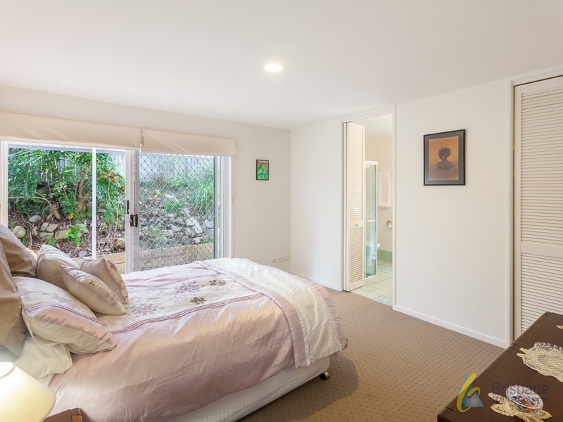 75 Ironbark Road, Chapel Hill QLD 4069