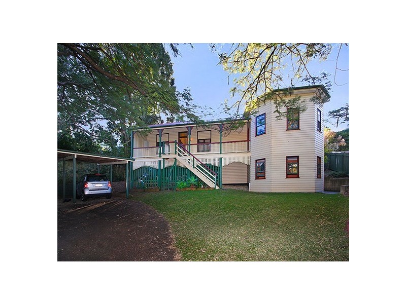 8 Ootana Street, Chapel Hill QLD 4069