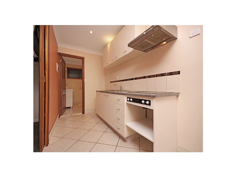 8 Ootana Street, Chapel Hill QLD 4069