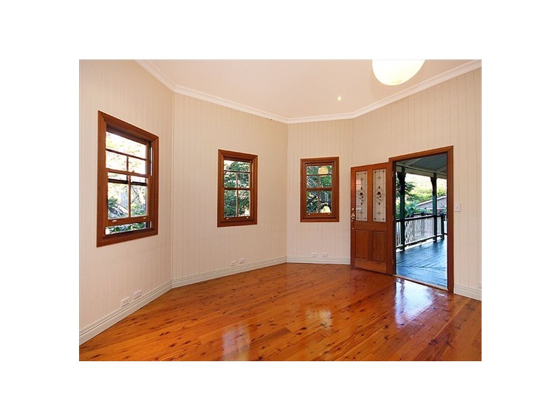 8 Ootana Street, Chapel Hill QLD 4069