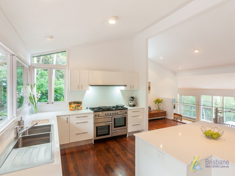 44 Greentrees Avenue, Kenmore Hills QLD 4069